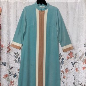 Vanity Fair Vintage Robe Sz 10